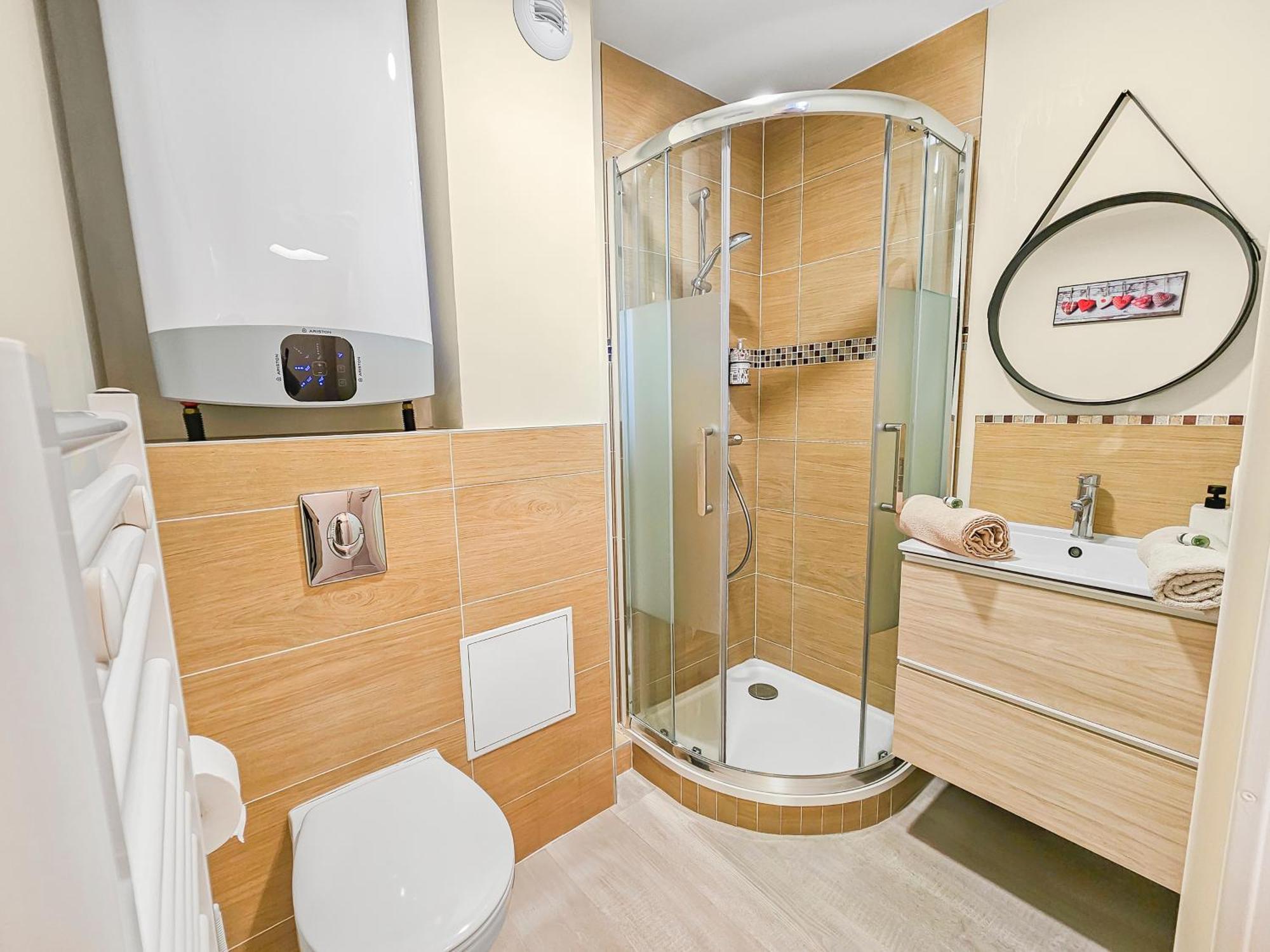 Apartment 2 *